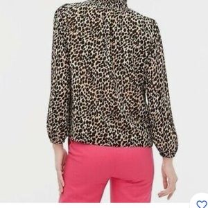 Jcrew factory women’s long sleeve, mock neck leopard shirt!